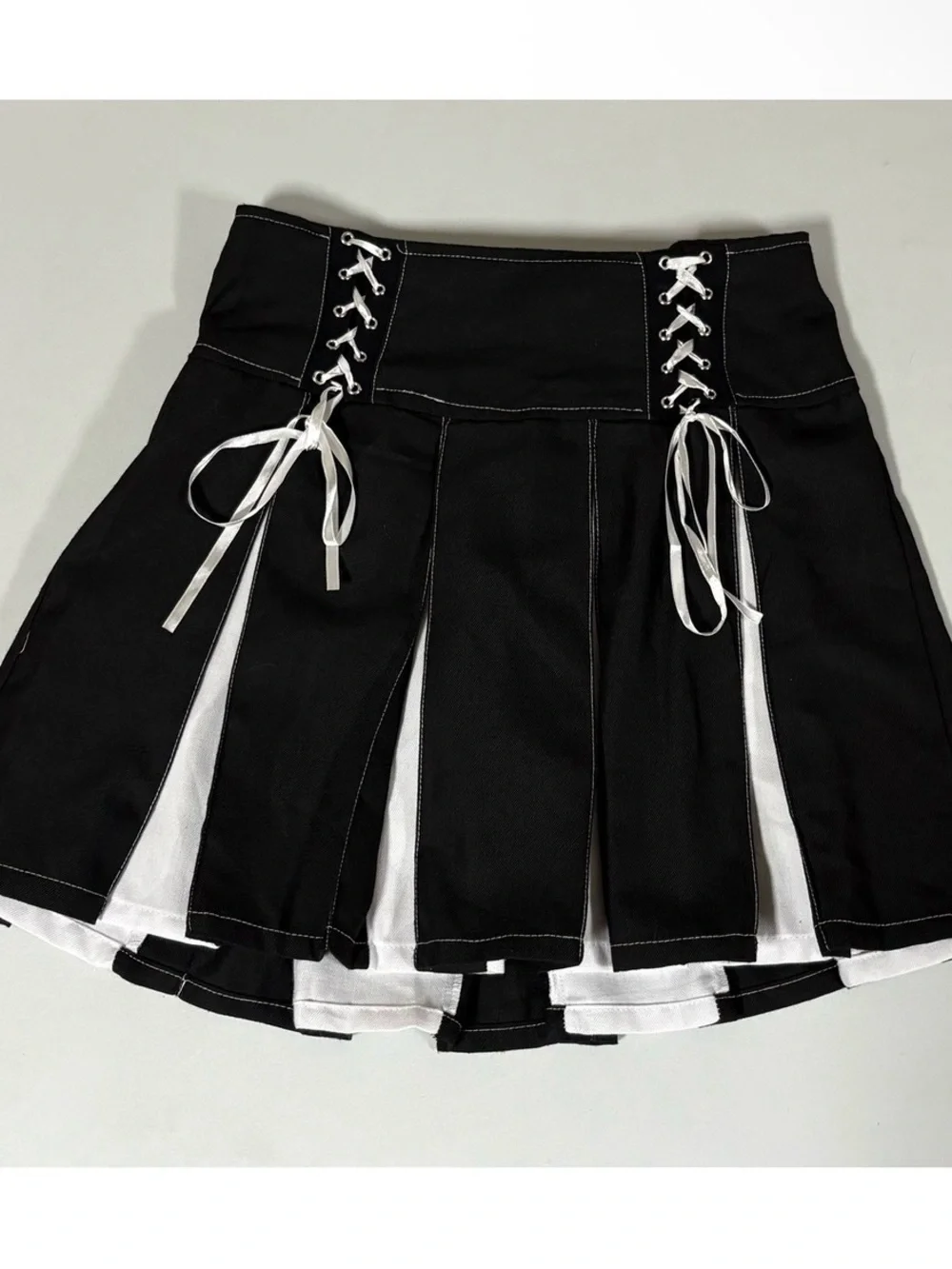 Social Collision Black White Tie-Up Lace-Up Pleated Mini Skirt Bottoms Size S 🤍🖤